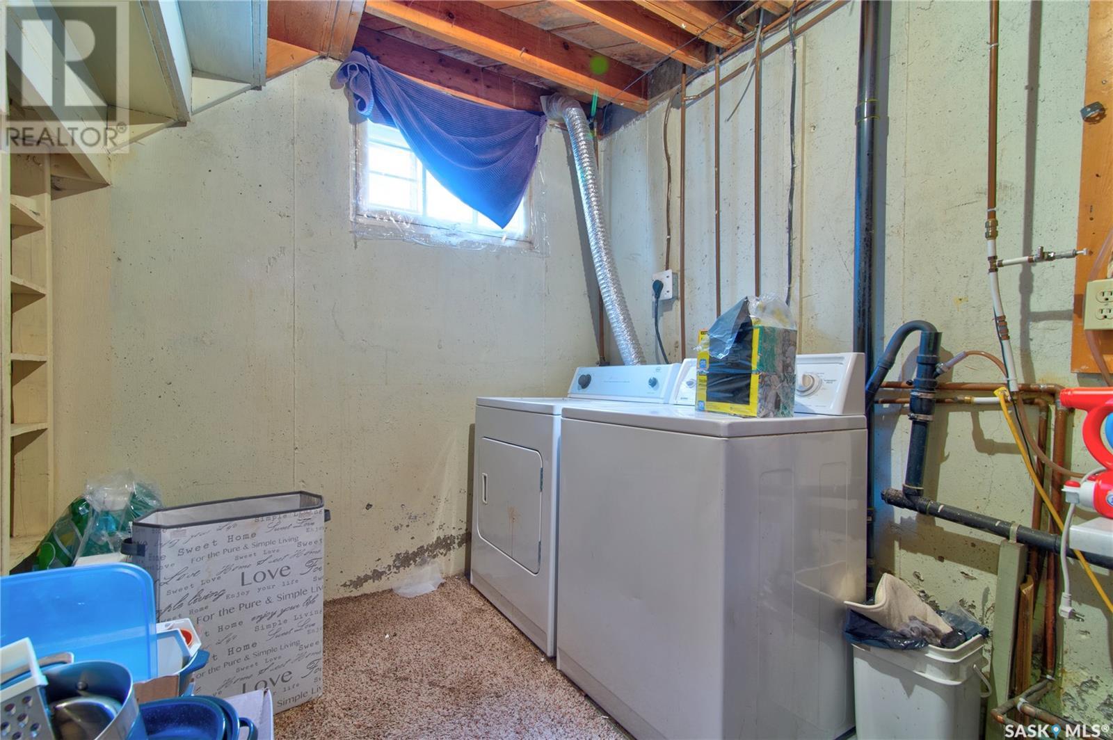 Single Family House Bungalow for Sale in  Horace STREET Regina 