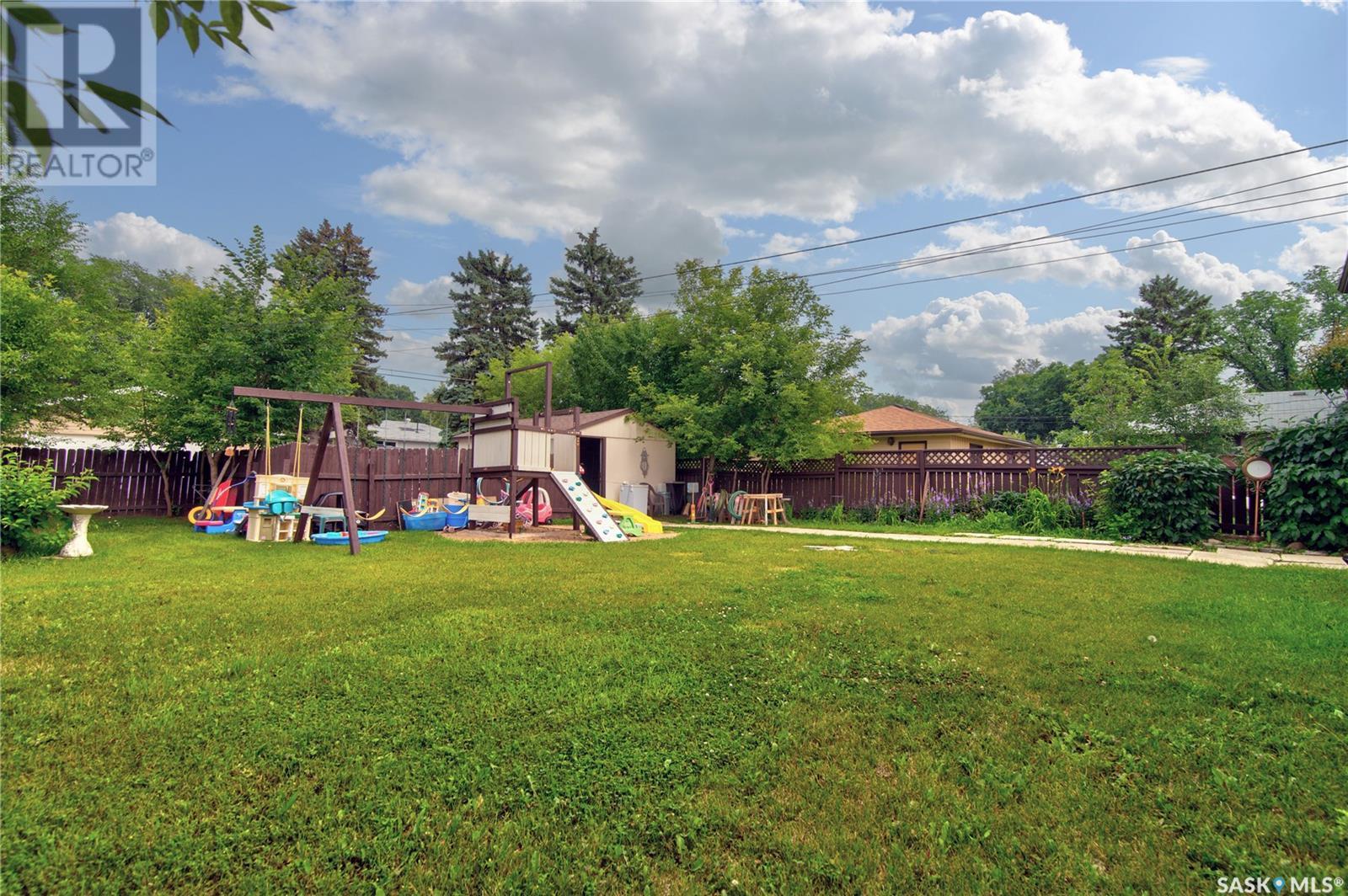 Single Family House Bungalow for Sale in  Horace STREET Regina 