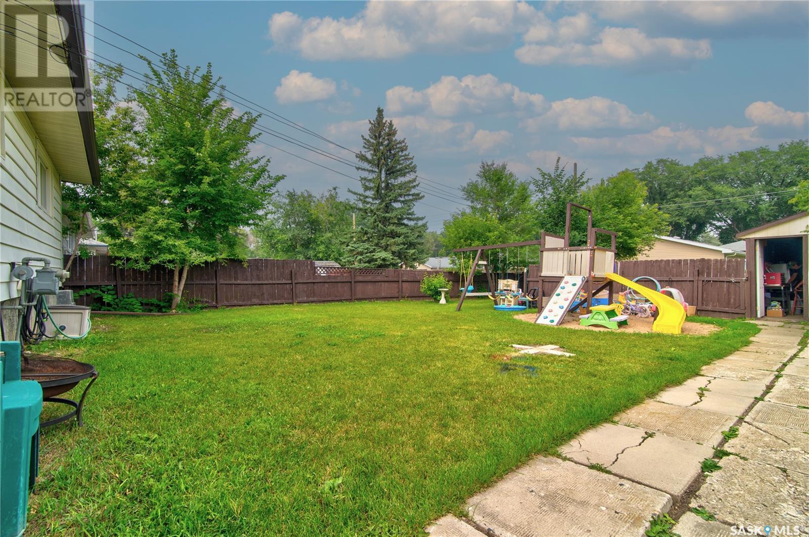 Single Family House Bungalow for Sale in  Horace STREET Regina 