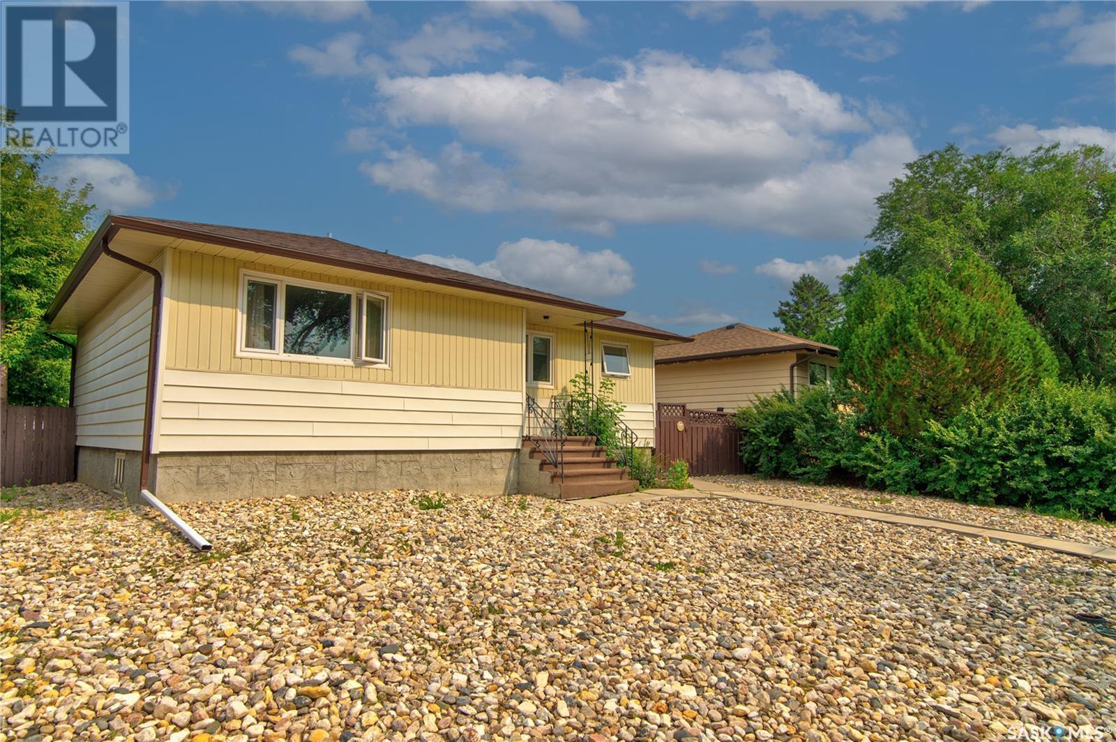 Single Family House Bungalow for Sale in  Horace STREET Regina 