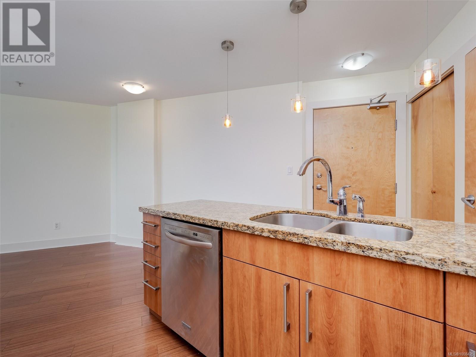 529 2745 Veterans Memorial Parkway, Langford