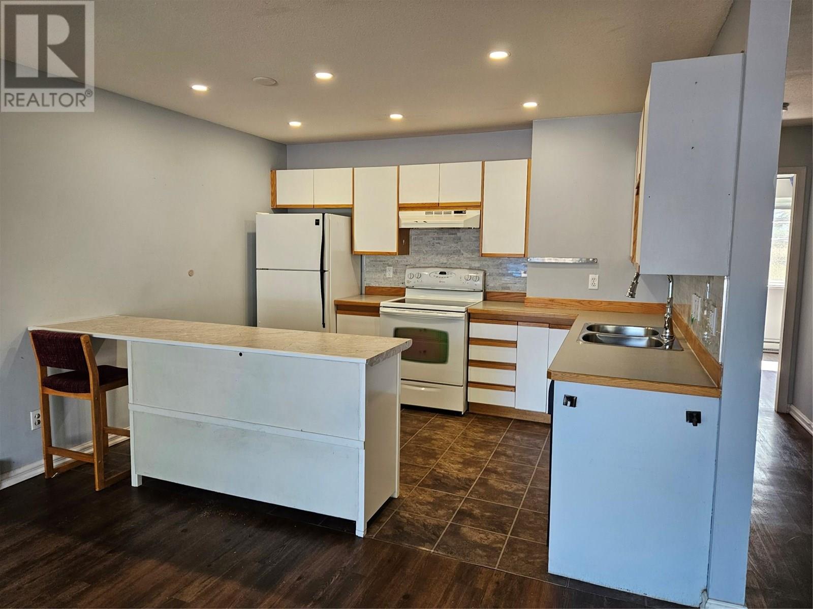 #307 2295 BLAIR STREET - 6