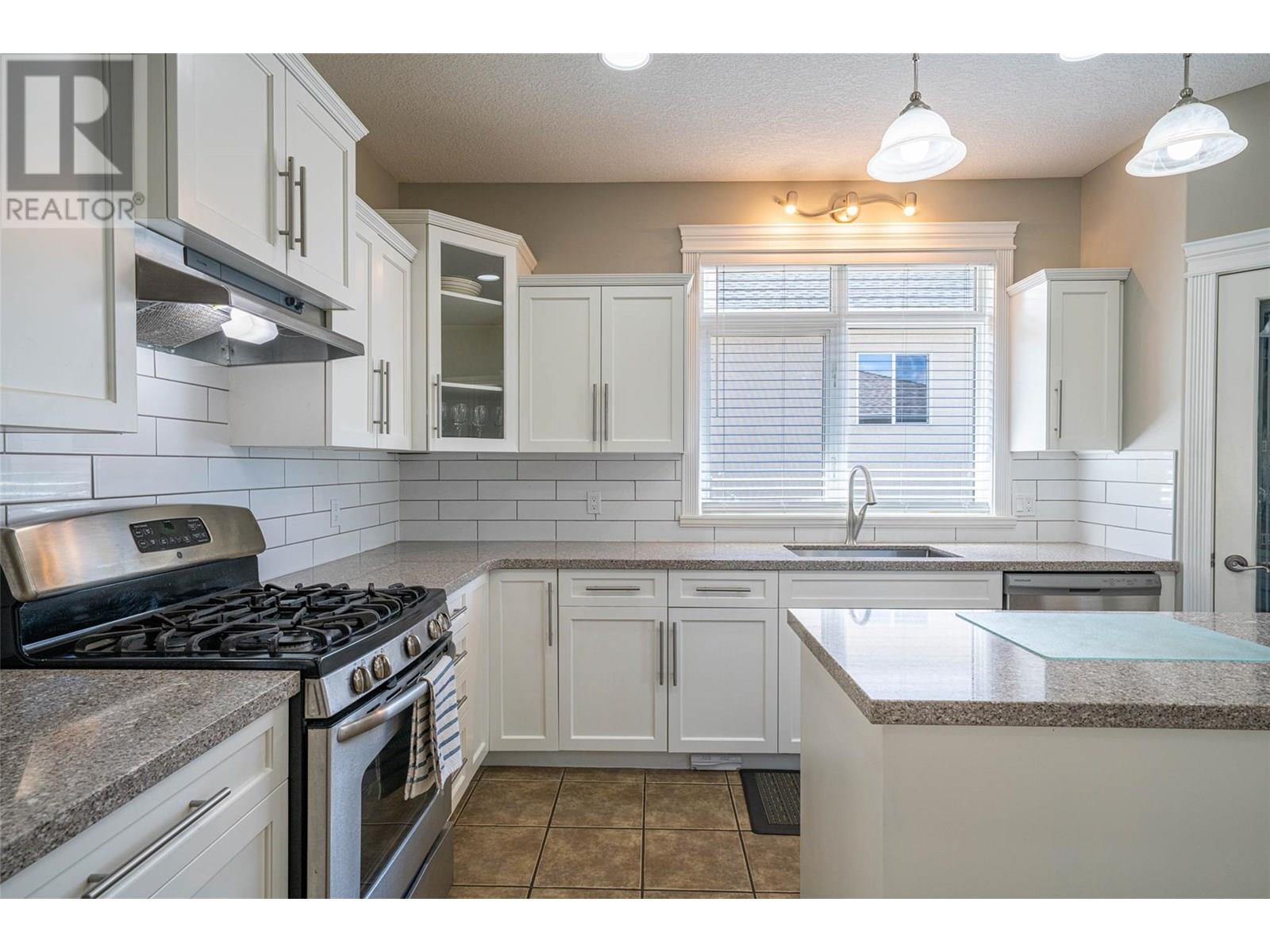 Photo 19 of 733 Mt York Drive, Coldstream BC