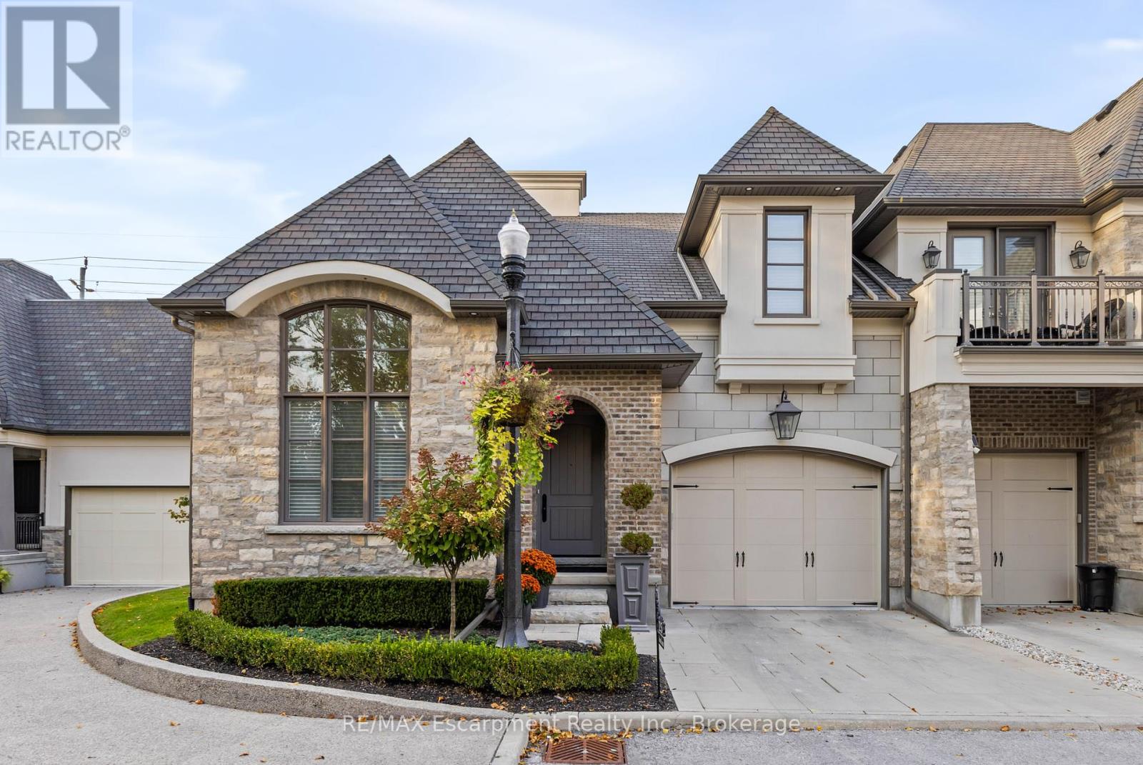 Photo 1 of 25 Arbourvale Common, St Catharines ON
