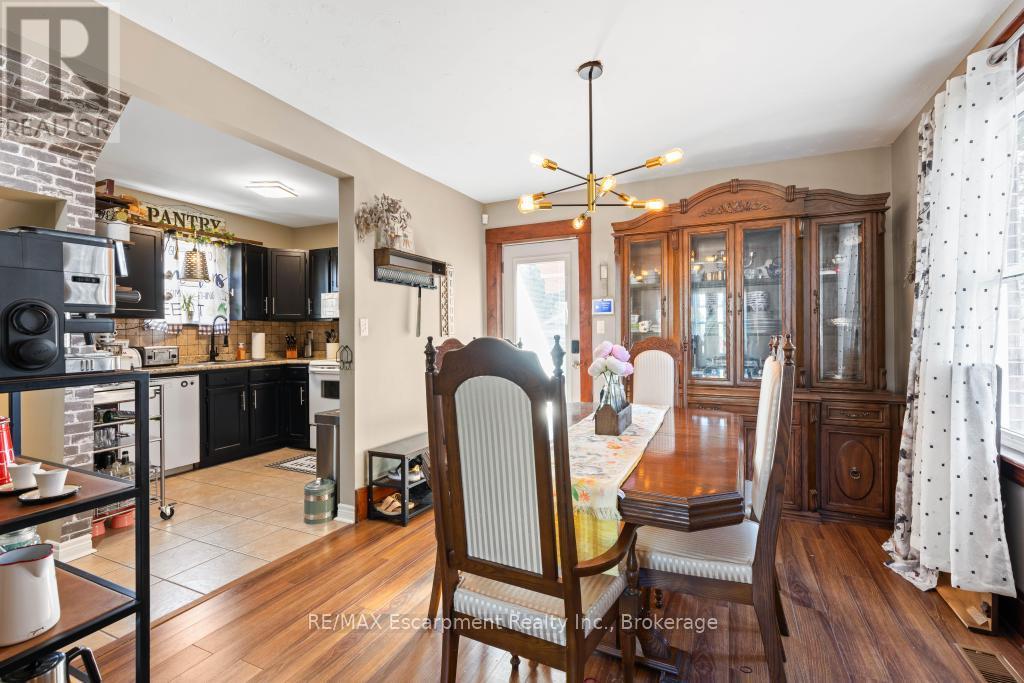 Photo 10 of 11 Facer Street, St Catharines ON