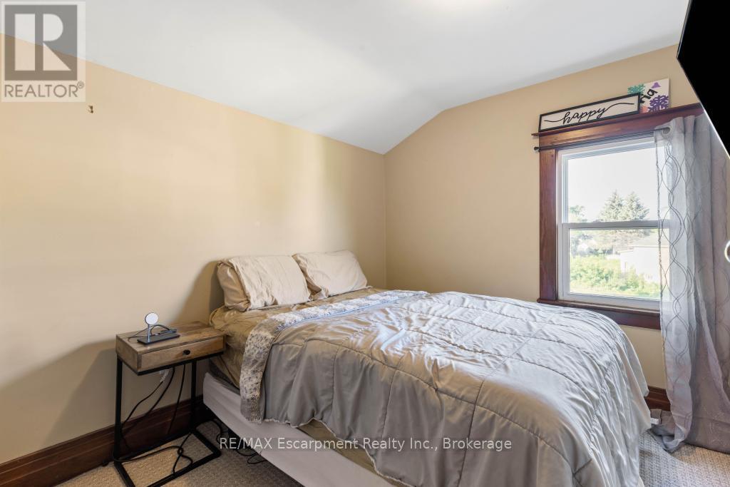 Photo 16 of 11 Facer Street, St Catharines ON