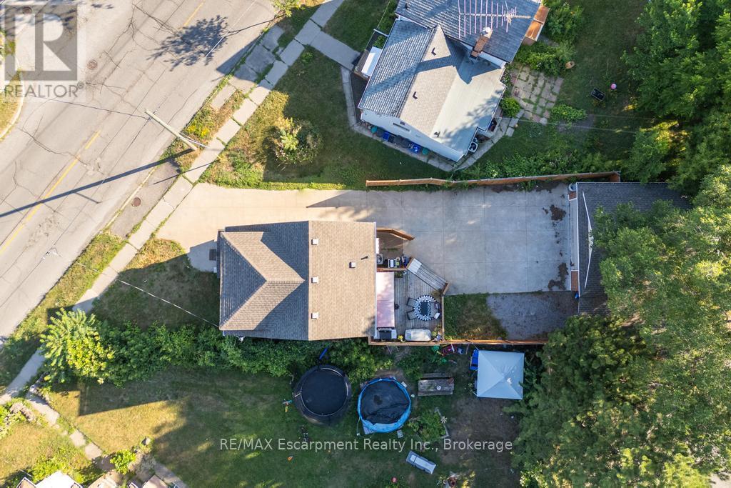 Photo 24 of 11 Facer Street, St Catharines ON