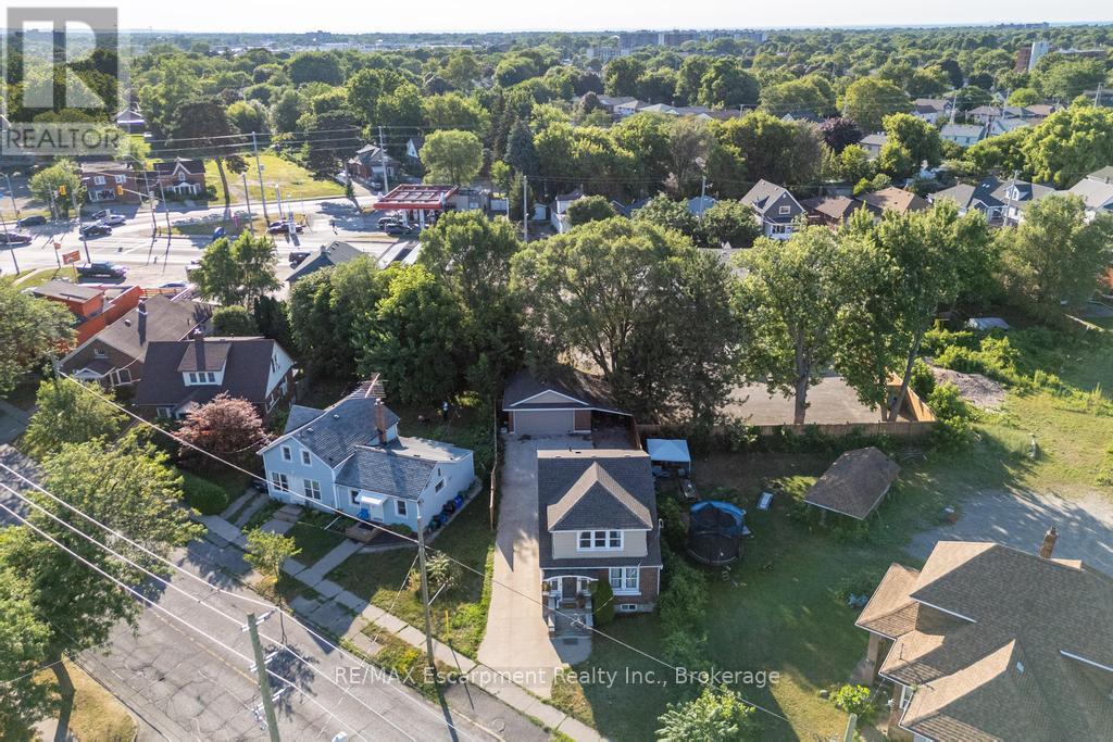 Photo 25 of 11 Facer Street, St Catharines ON