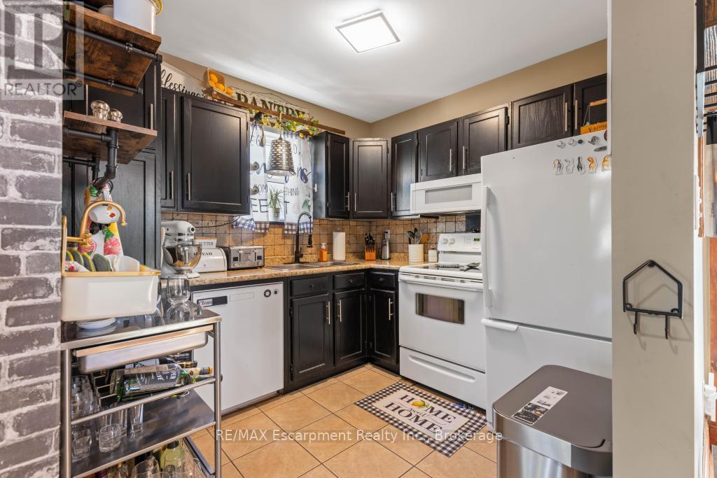 Photo 6 of 11 Facer Street, St Catharines ON
