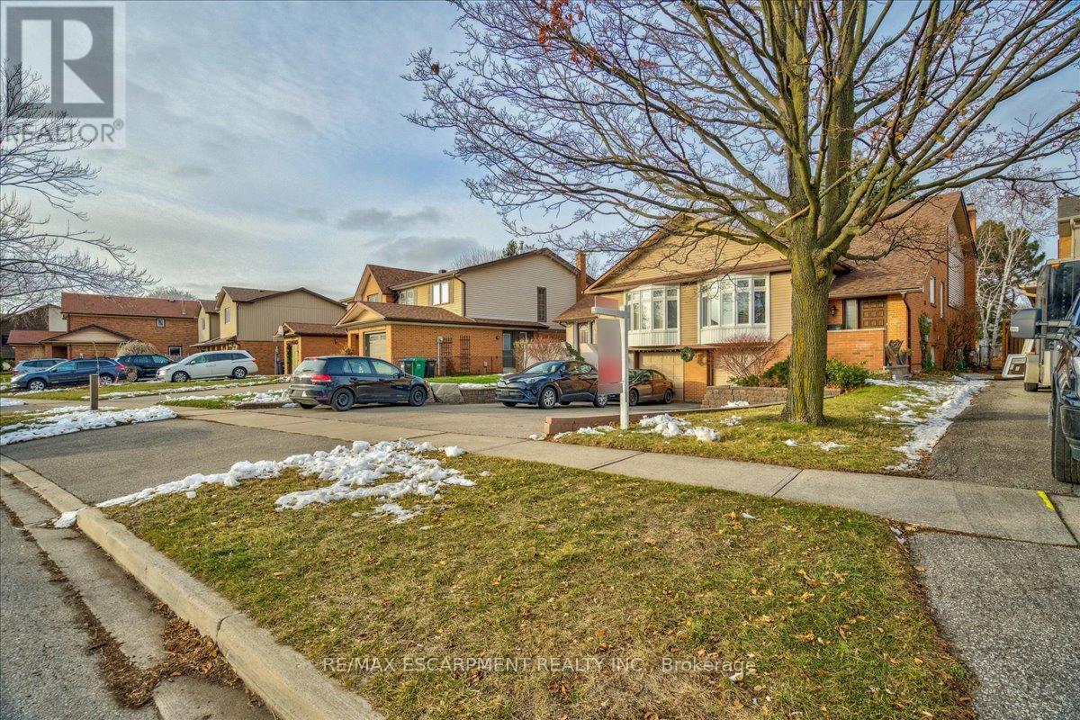 Photo 1 of Lower 4252 Jefton Crescent, Mississauga ON