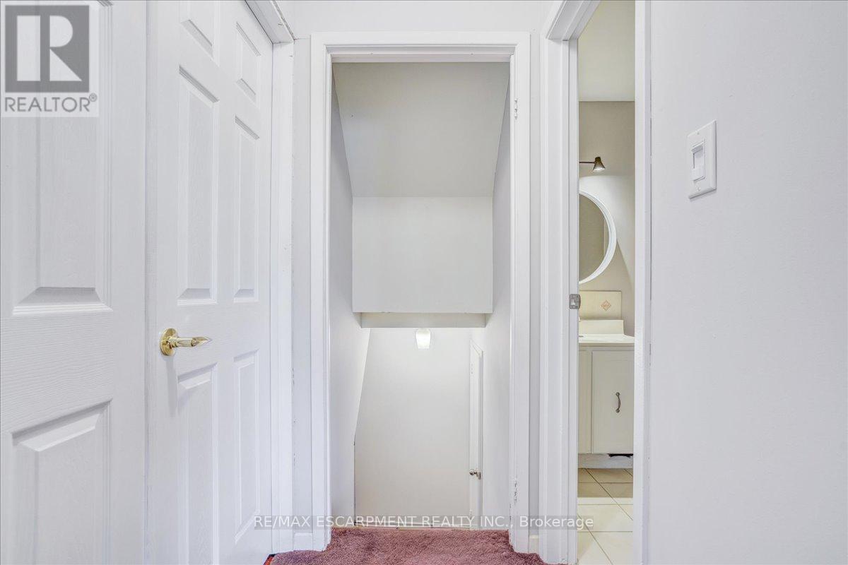 Photo 11 of Lower 4252 Jefton Crescent, Mississauga ON