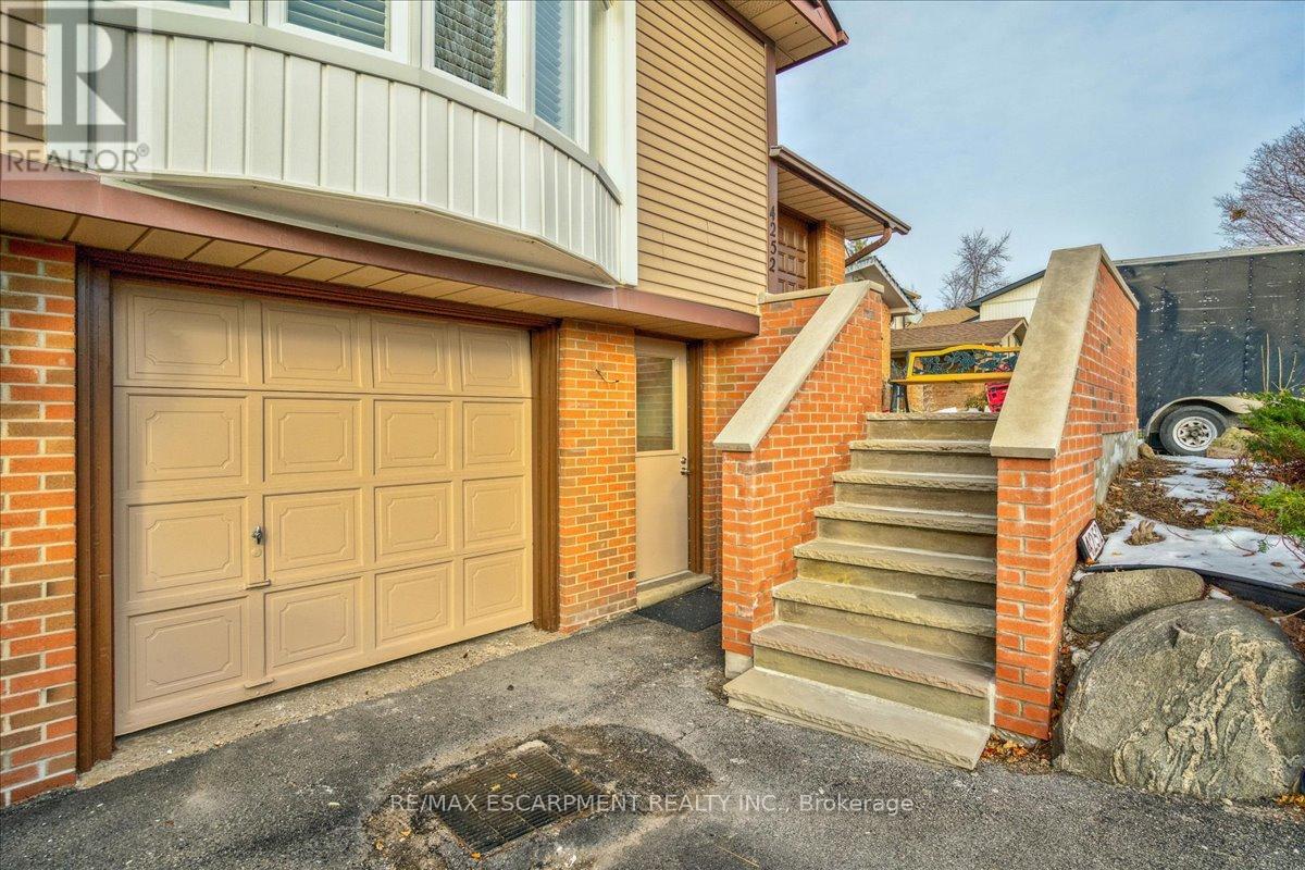Photo 3 of Lower 4252 Jefton Crescent, Mississauga ON