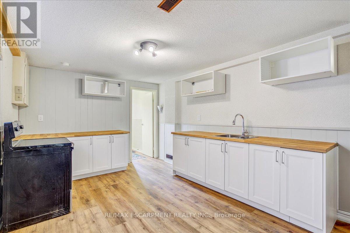 Photo 6 of Lower 4252 Jefton Crescent, Mississauga ON