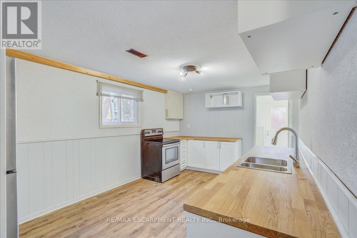 Photo 8 of Lower 4252 Jefton Crescent, Mississauga ON
