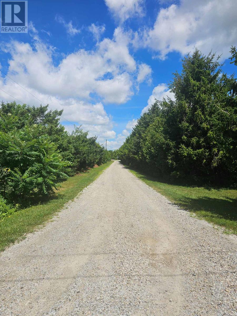 Photo 6 of 3670 3rd Concession Road, Essex ON