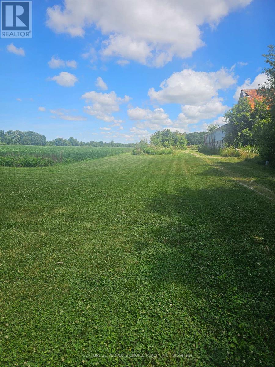 Photo 8 of 3670 3rd Concession Road, Essex ON