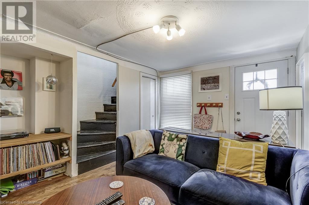 Photo 13 of 201 Barton Street W, Hamilton ON