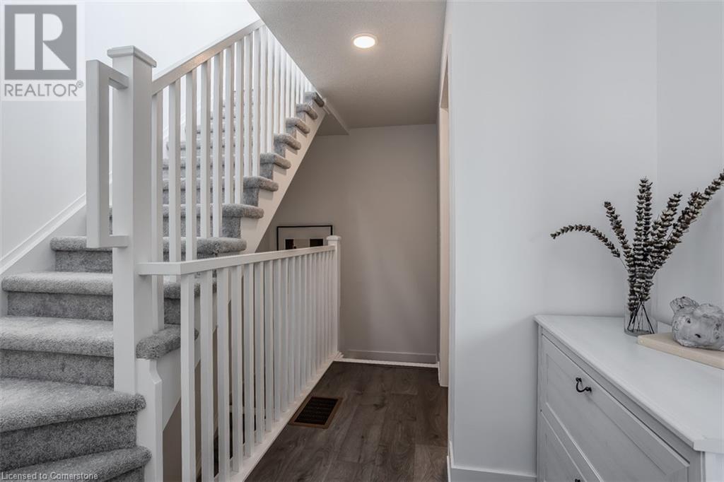 Photo 24 of 1121 Cooke Boulevard Unit 28, Burlington ON