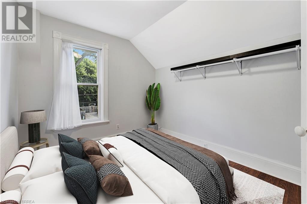 Photo 12 of 212 William Street, Brantford ON