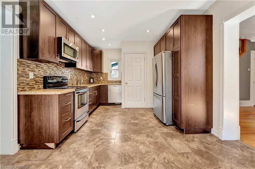Photo 6 of 212 William Street, Brantford ON