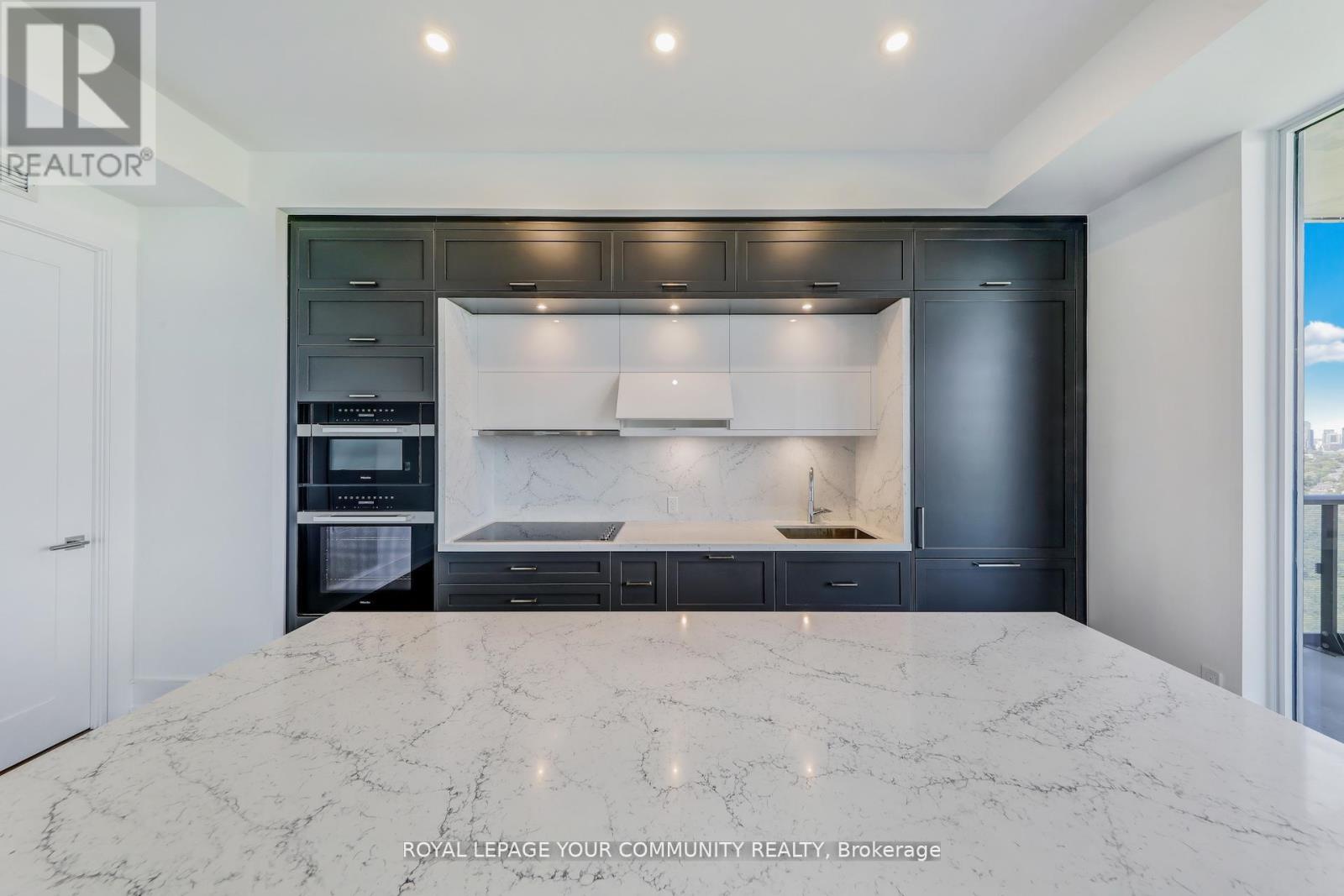 Photo 11 of 3303 10 Inn On The Park Drive, Toronto ON
