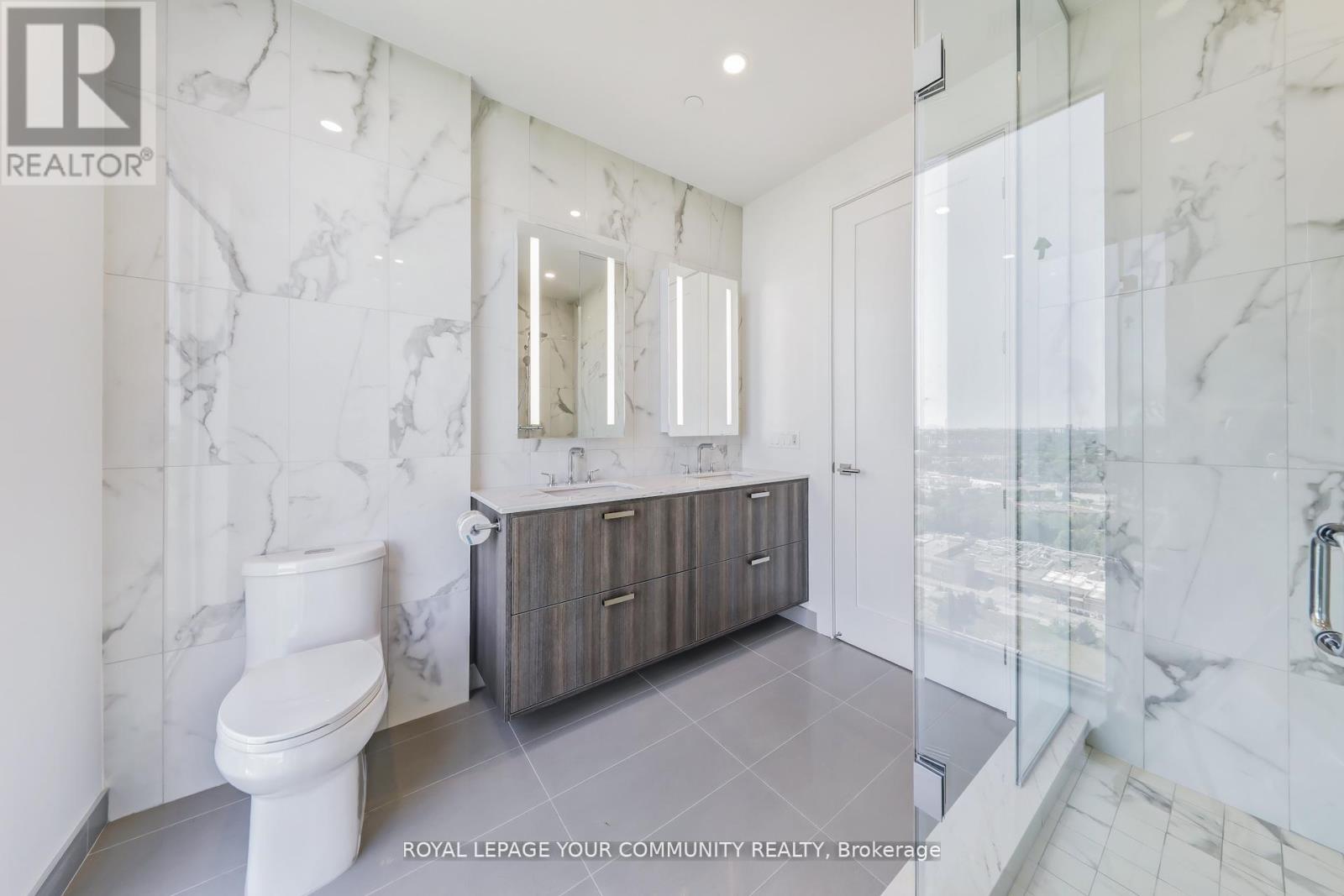 Photo 20 of 3303 10 Inn On The Park Drive, Toronto ON