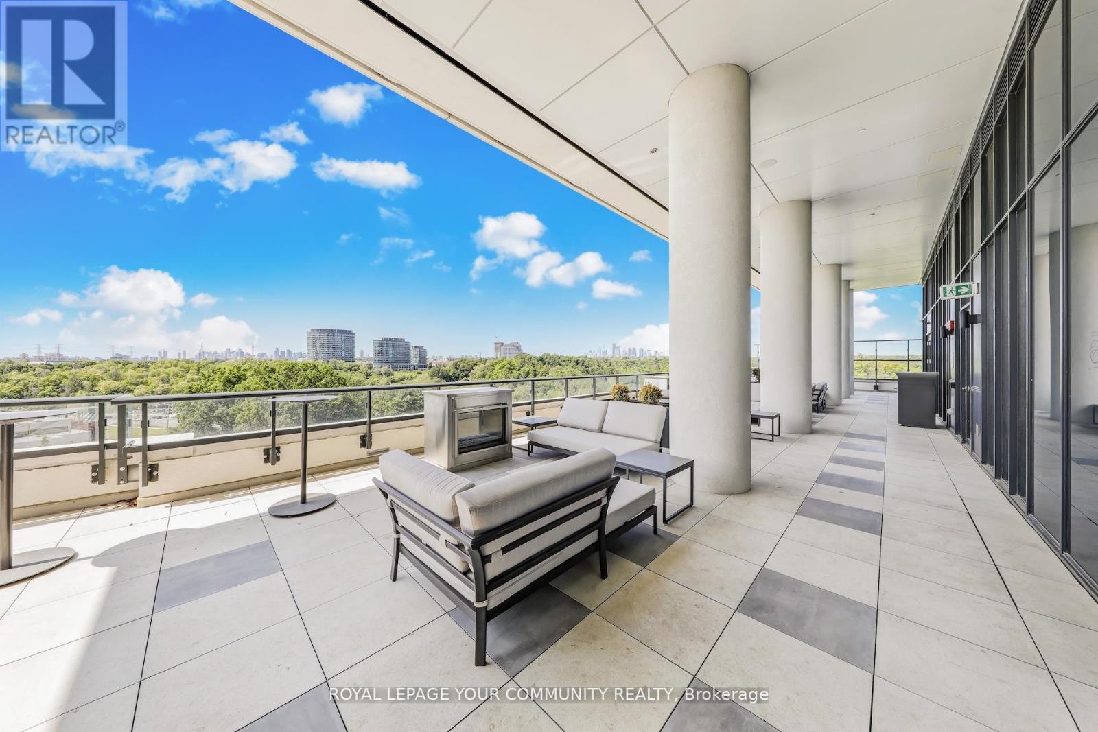 Photo 31 of 3303 10 Inn On The Park Drive, Toronto ON