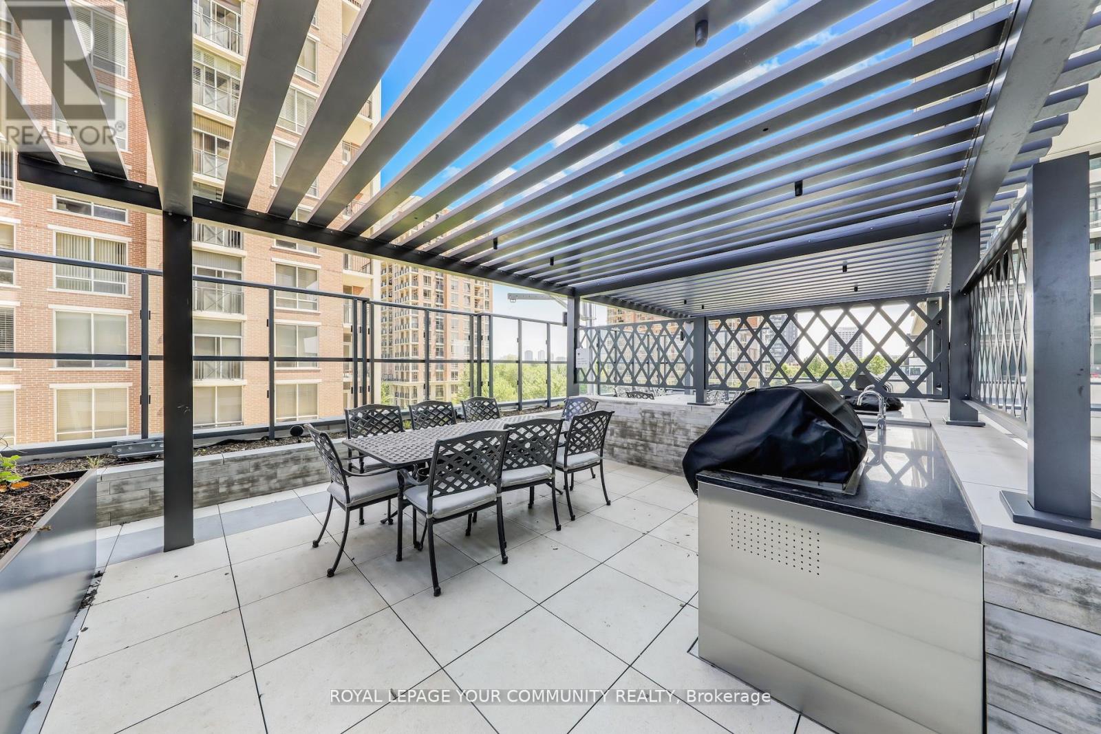 Photo 35 of 3303 10 Inn On The Park Drive, Toronto ON