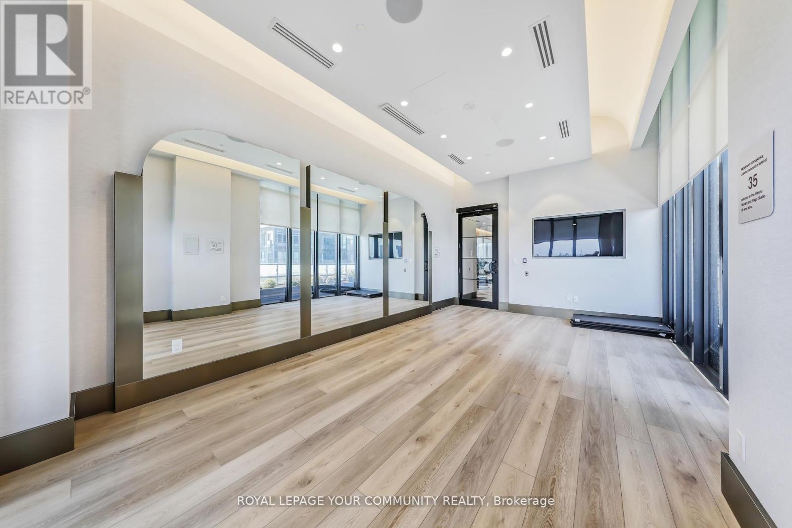 Photo 37 of 3303 10 Inn On The Park Drive, Toronto ON