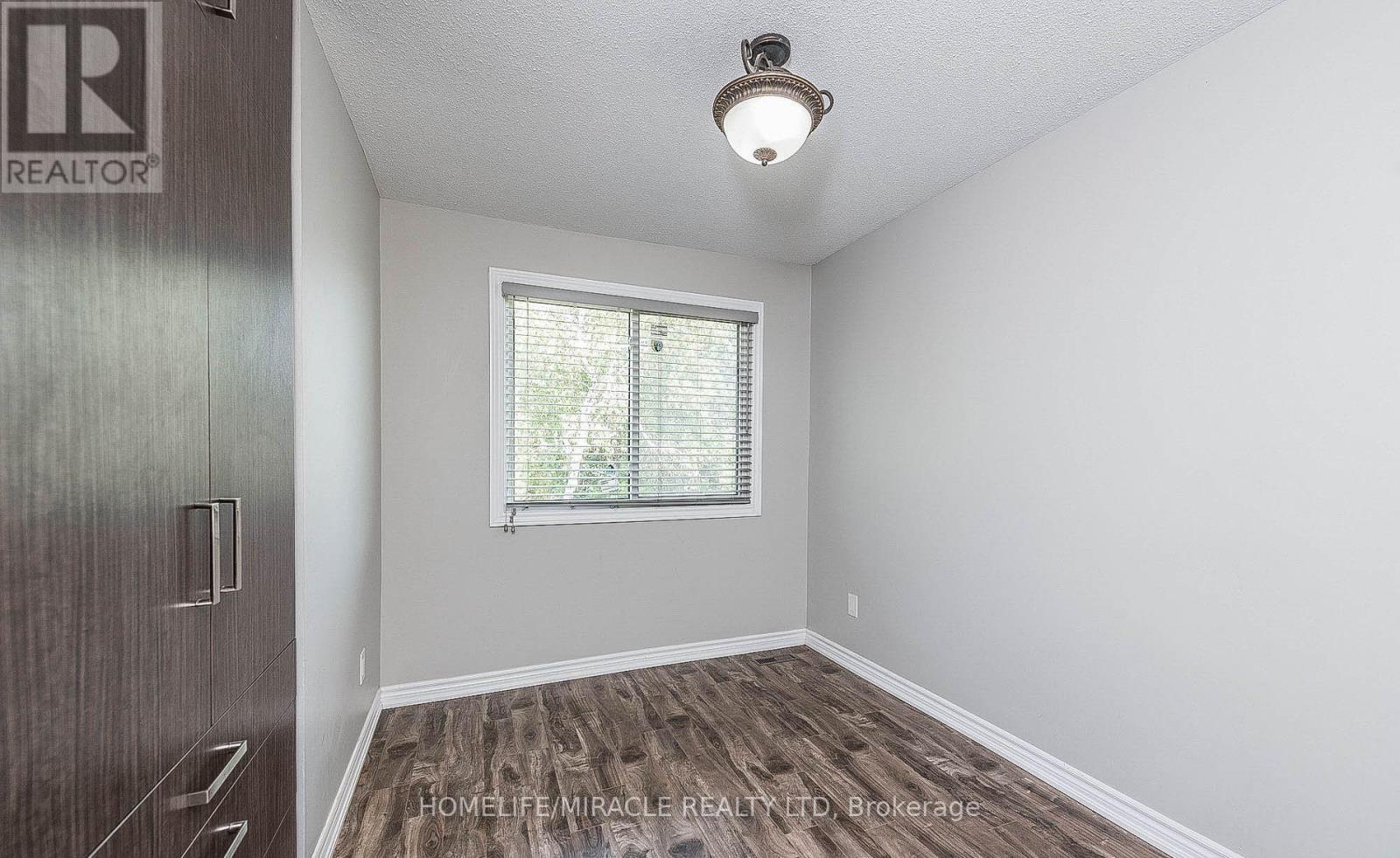 Photo 16 of 91 Madoc Drive, Brampton ON