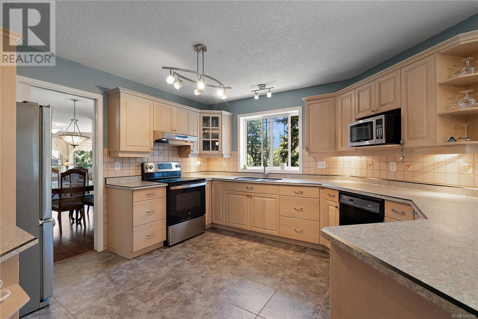 Photo 13 of 2250 Tryon Rd, North Saanich BC