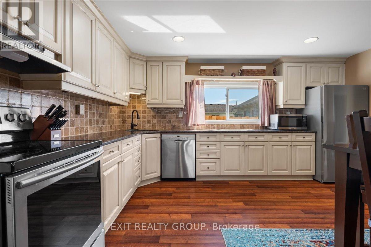 Photo 31 of 34 Alfred Street, Quinte West ON