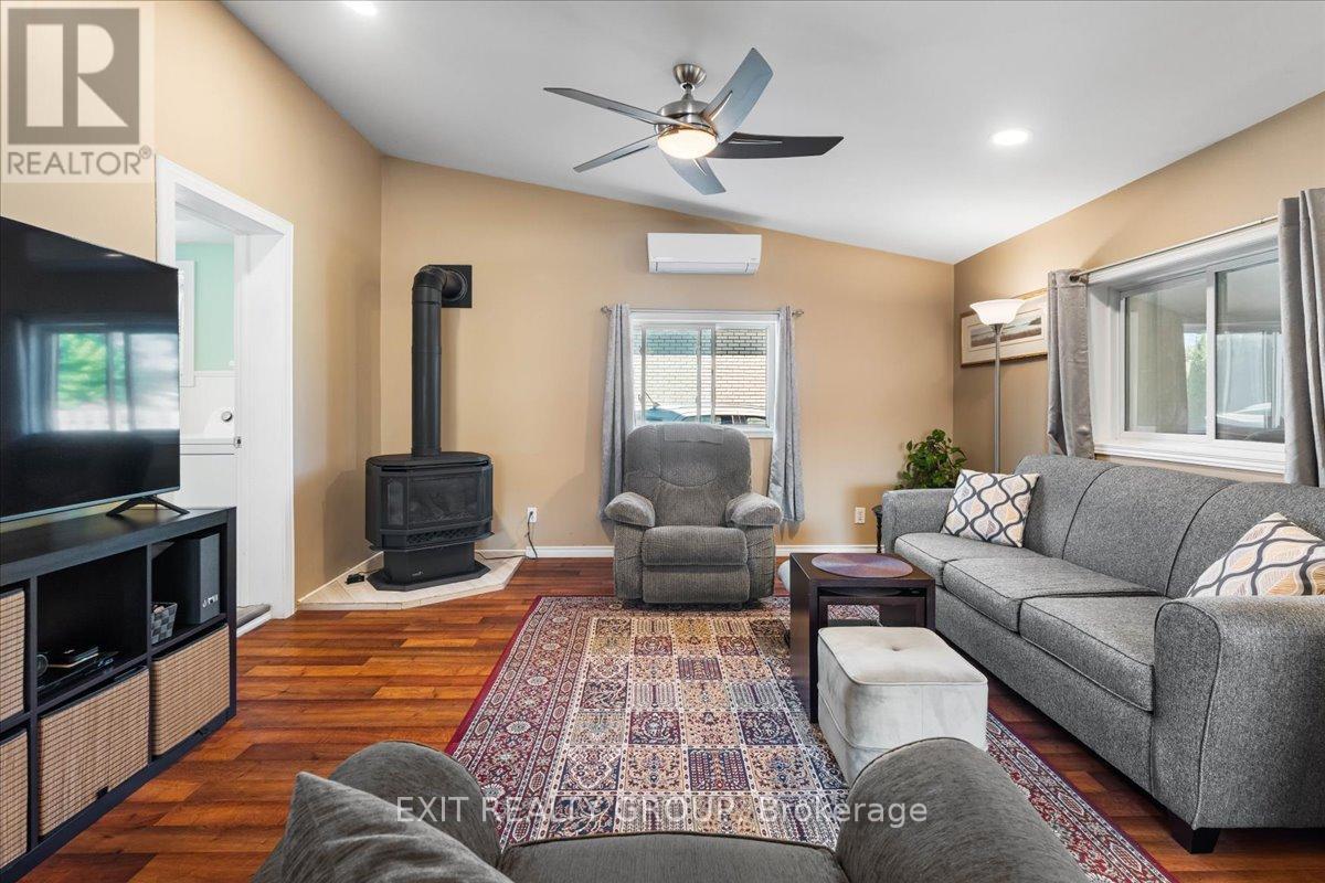 Photo 28 of 34 Alfred Street, Quinte West ON