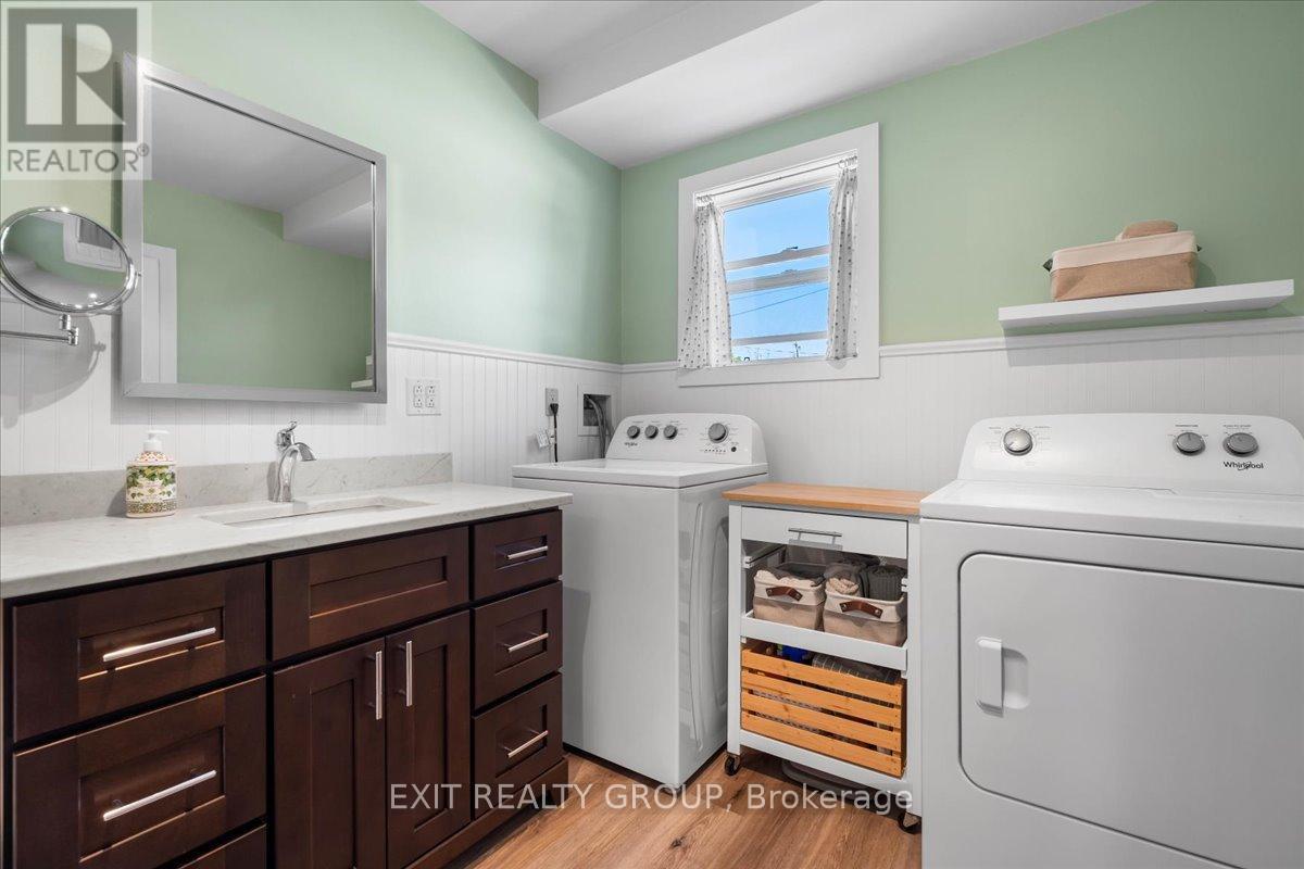 Photo 17 of 34 Alfred Street, Quinte West ON