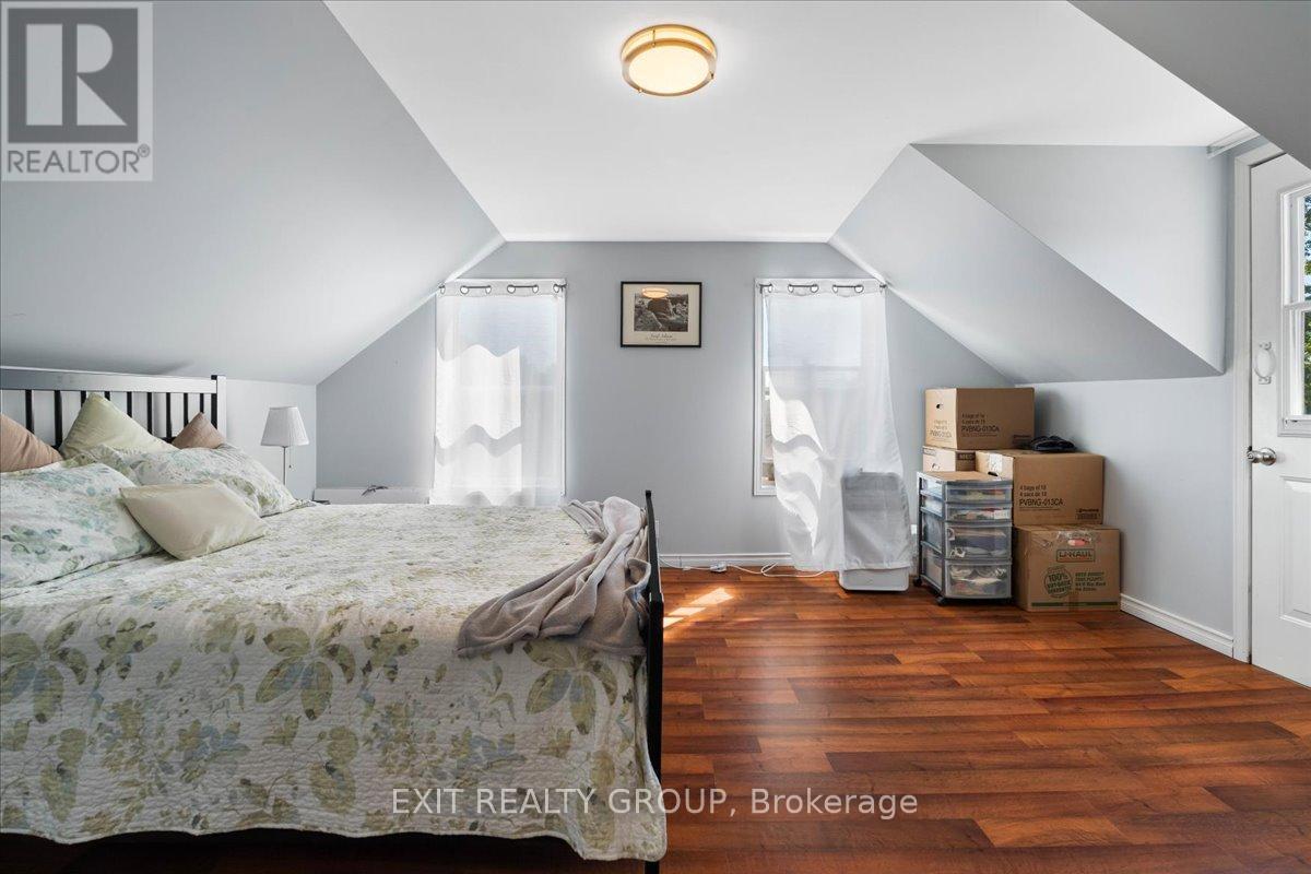 Photo 25 of 34 Alfred Street, Quinte West ON