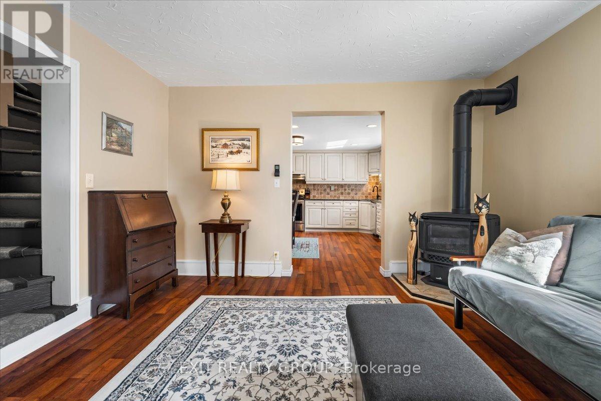 Photo 38 of 34 Alfred Street, Quinte West ON