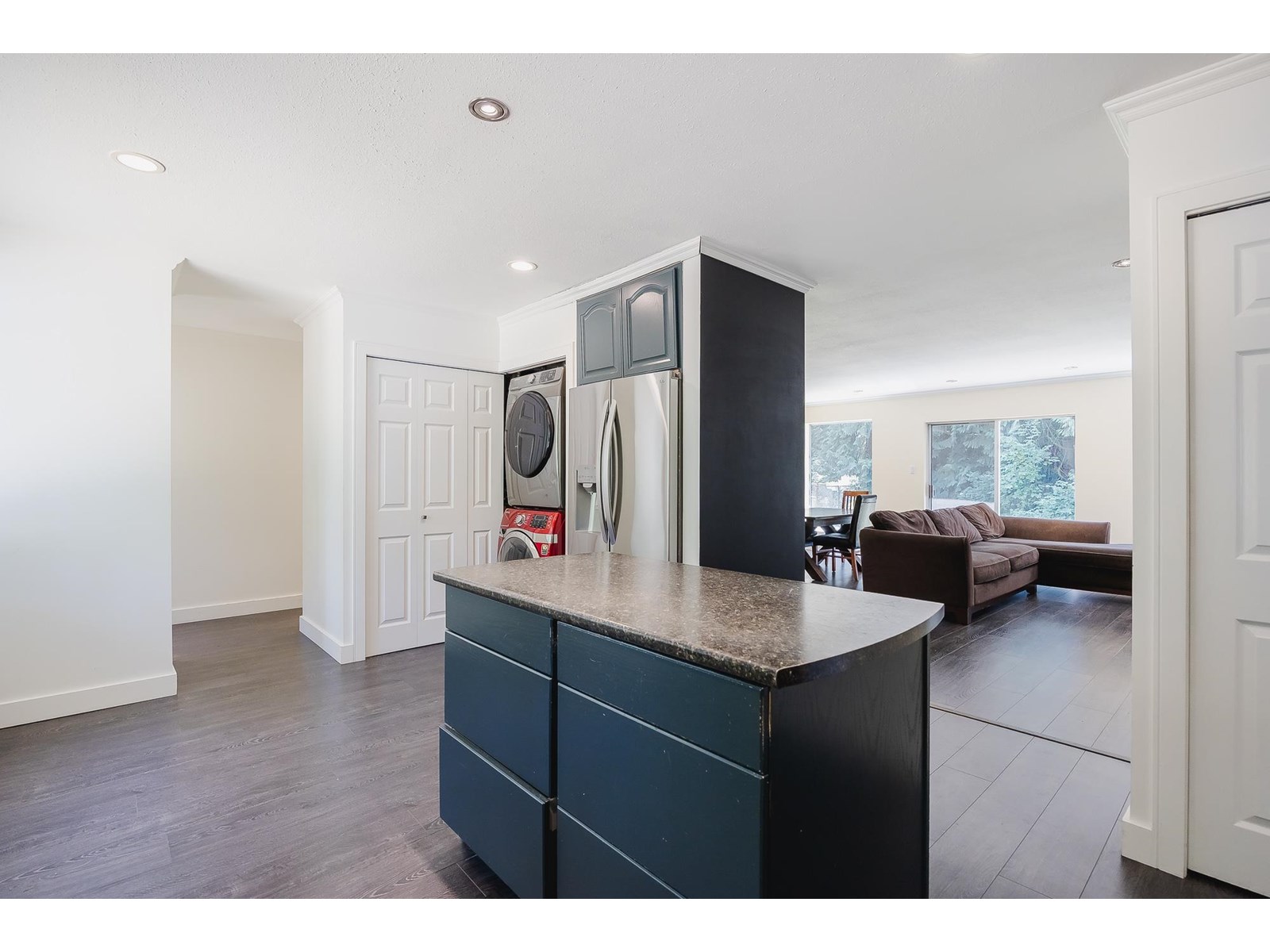Photo 9 of 20928 96 Avenue, Langley BC