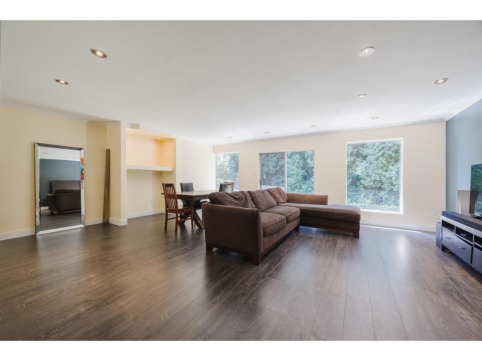 Photo 10 of 20928 96 Avenue, Langley BC