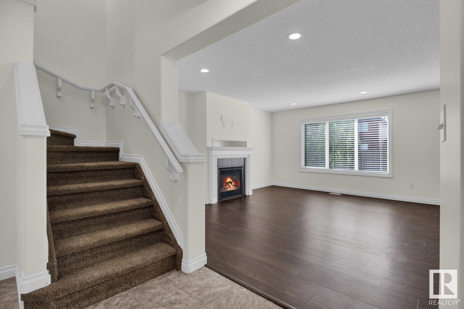 Photo 3 of 16540 131 St Nw, Edmonton AB