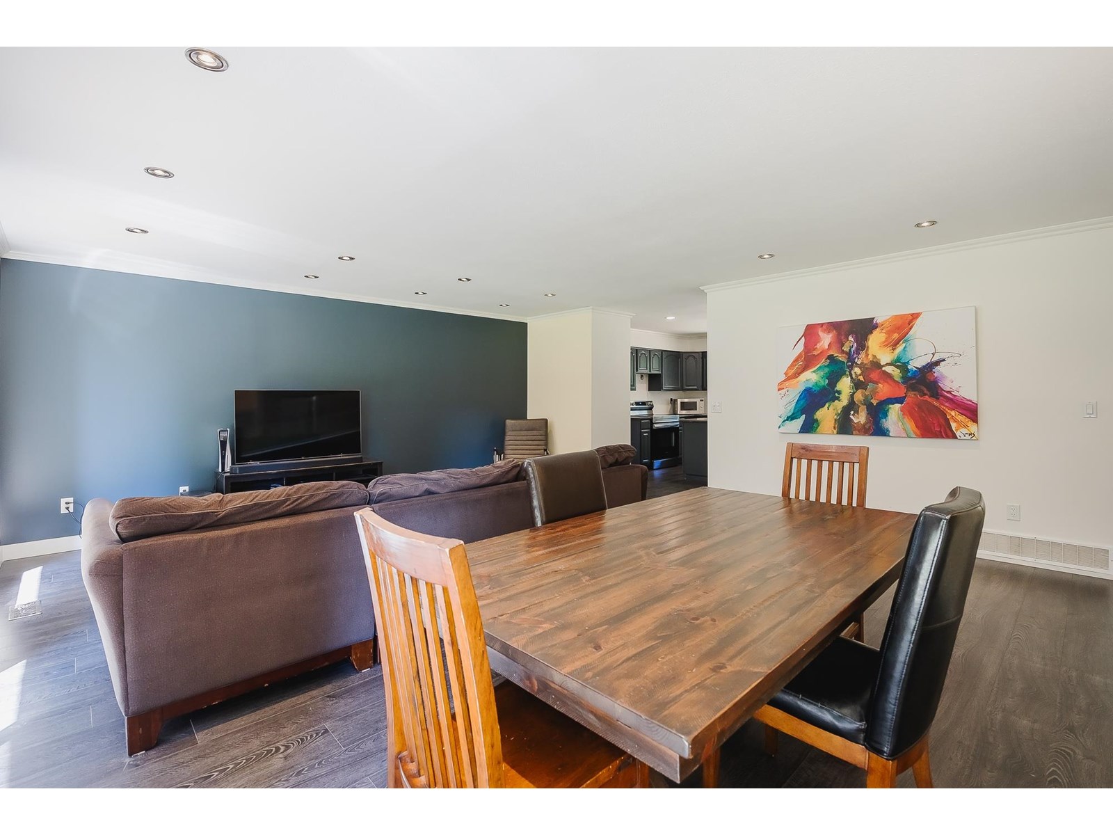 Photo 12 of 20928 96 Avenue, Langley BC