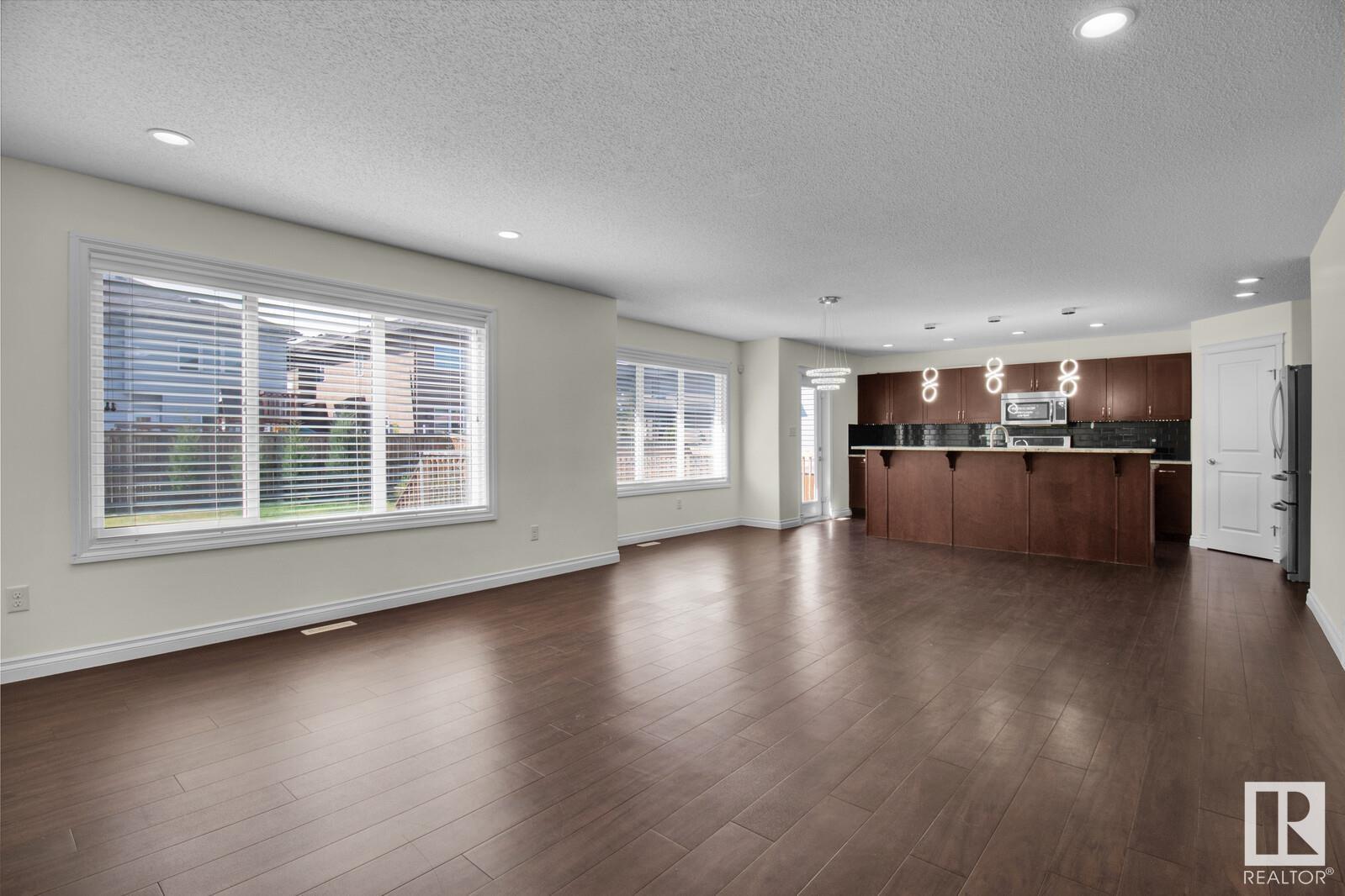 Photo 4 of 16540 131 St Nw, Edmonton AB