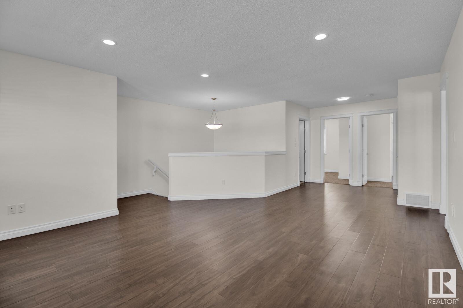 Photo 12 of 16540 131 St Nw, Edmonton AB