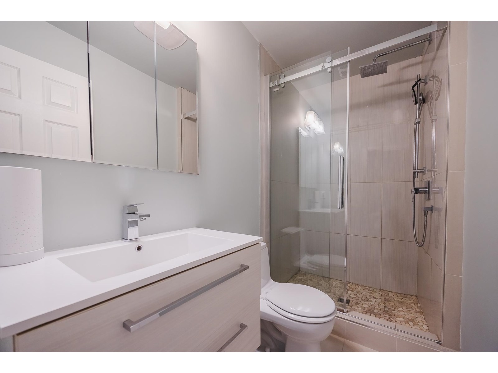 Photo 22 of 20928 96 Avenue, Langley BC