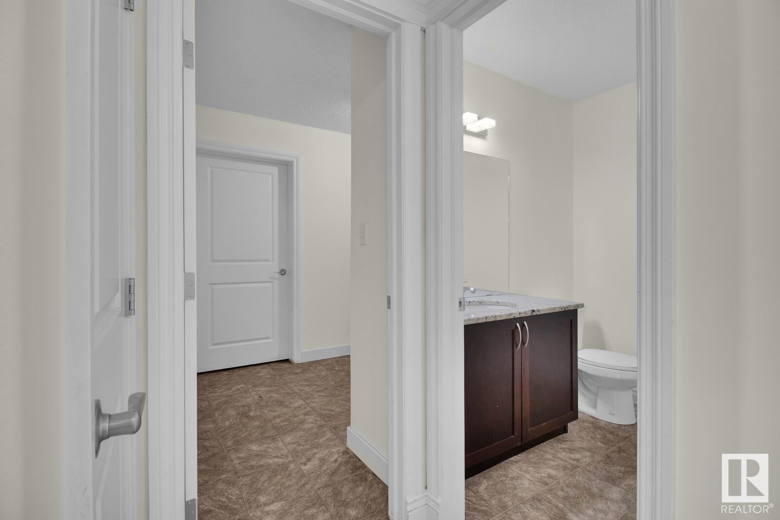 Photo 11 of 16540 131 St Nw, Edmonton AB