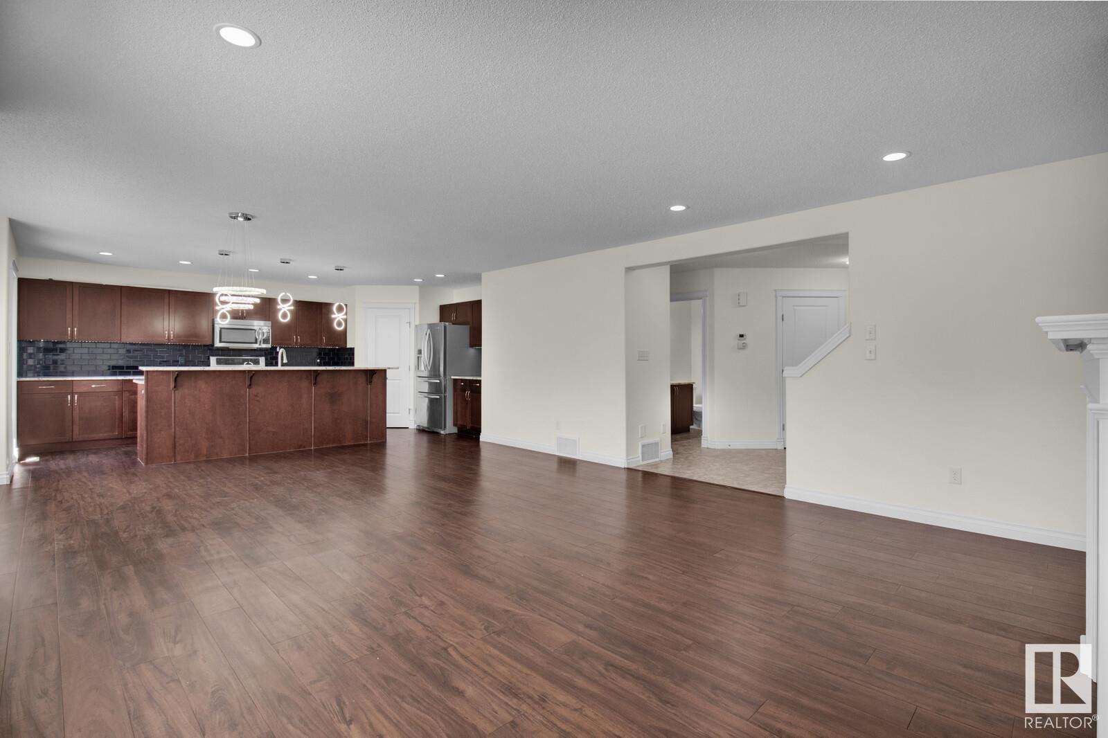 Photo 5 of 16540 131 St Nw, Edmonton AB