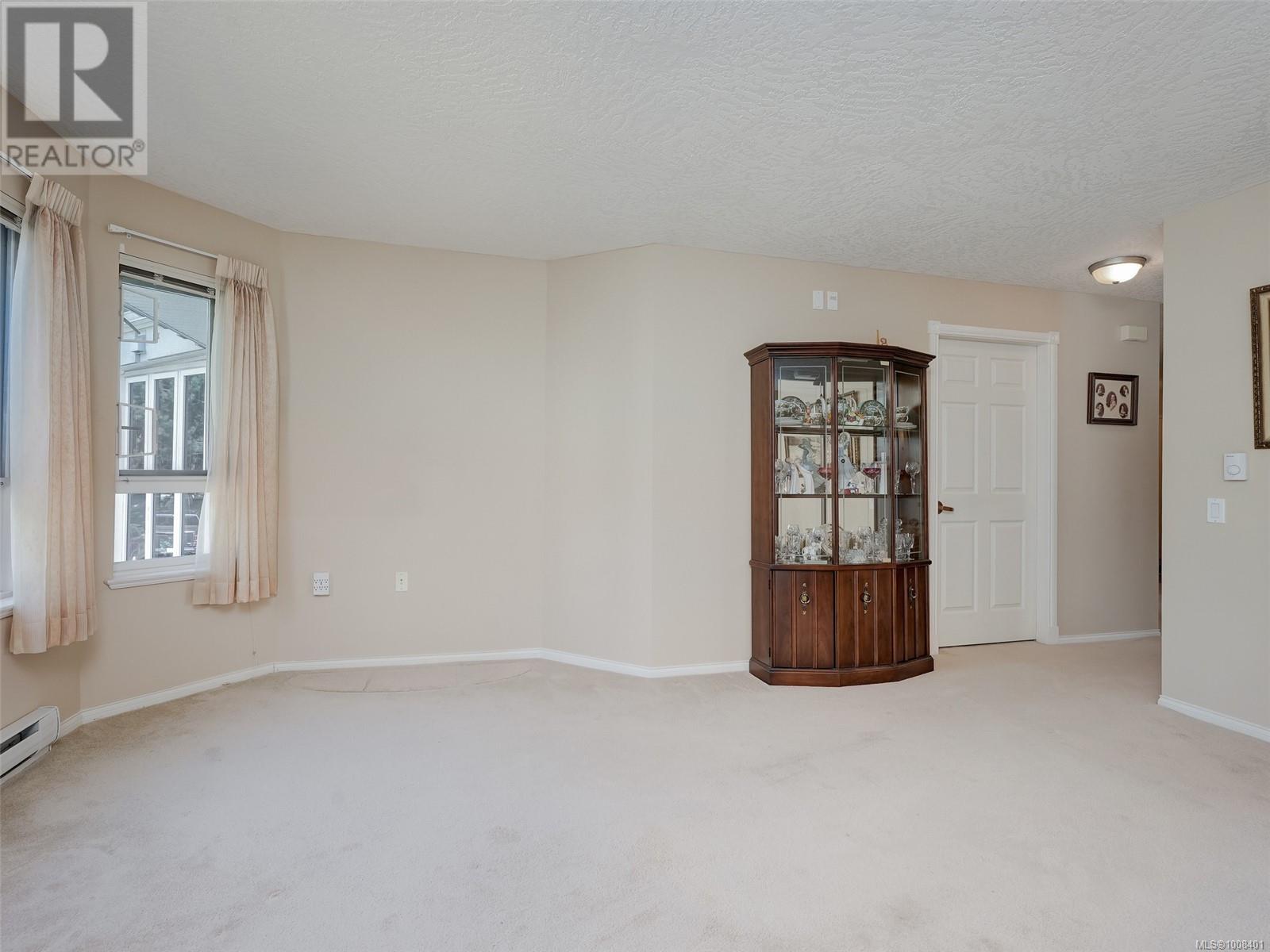 Photo 3 of 301 1521 Church Ave, Saanich BC