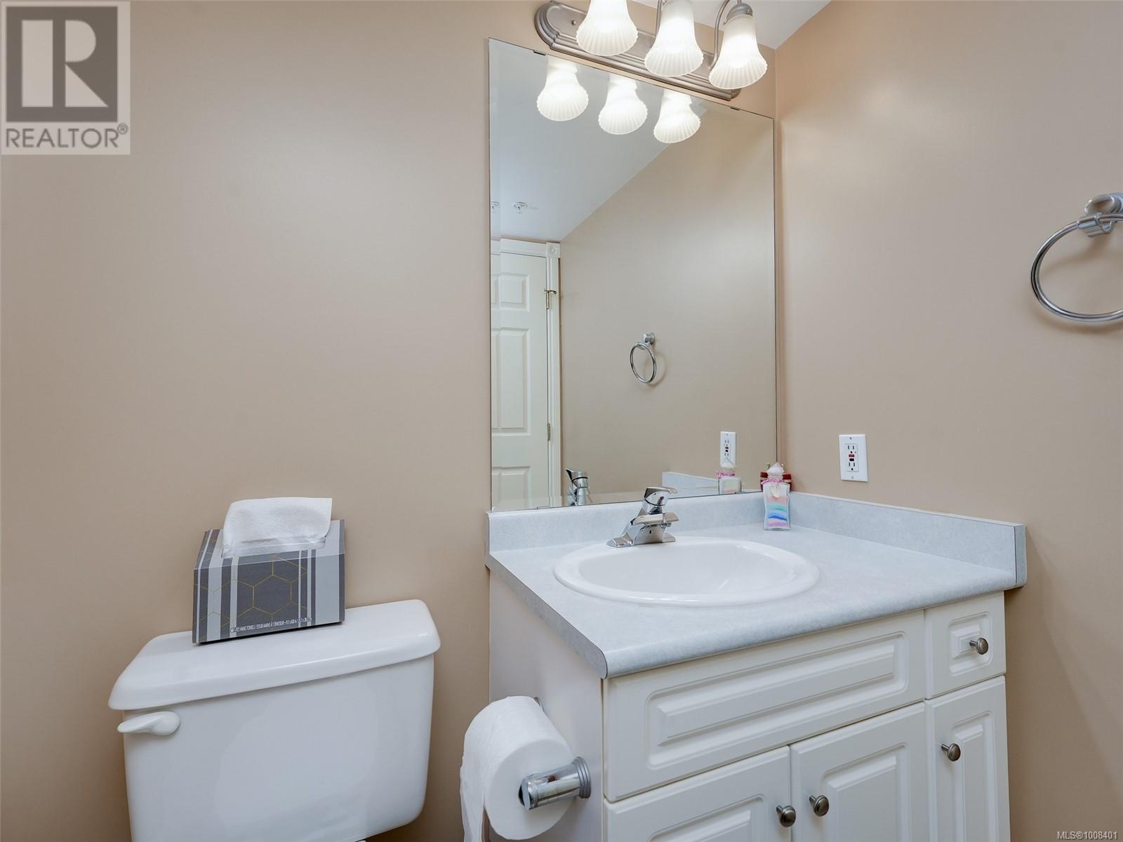 Photo 14 of 301 1521 Church Ave, Saanich BC