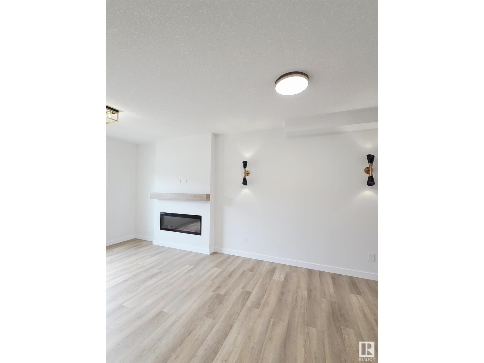 Photo 4 of 50 Wyatt Rdg, Fort Saskatchewan AB