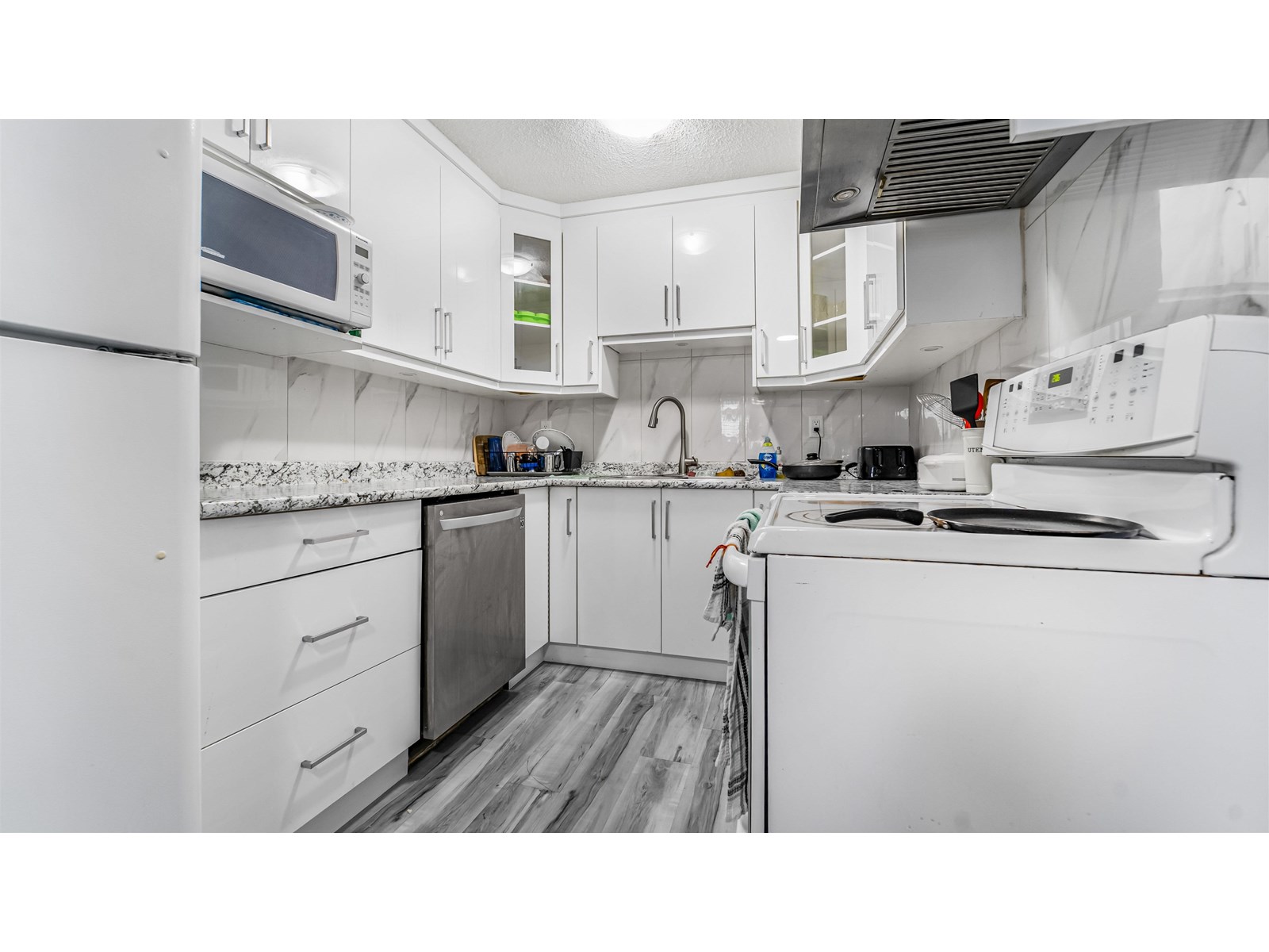 Photo 8 of 12 2241 Mccallum Road, Abbotsford BC