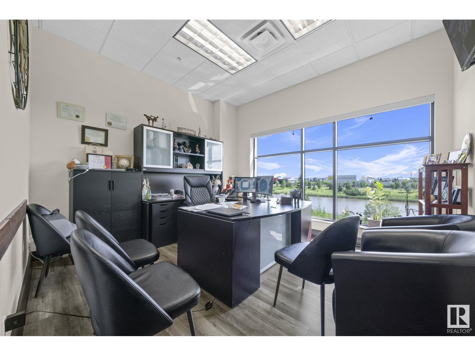 Photo 17 of 210 4935 55 Av Nw, Edmonton AB